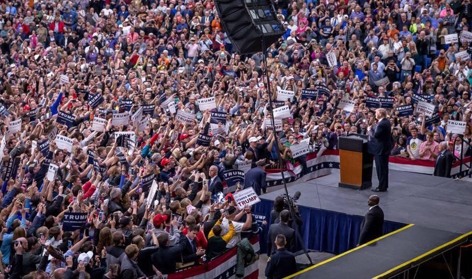 Donald Trump est le seul à attirer des foules incroyables à ses réunions publiques, même si Bernie Sanders (Dém) n'est parfois pas en reste. (crédit photo : https://www.facebook.com/DonaldTrump )