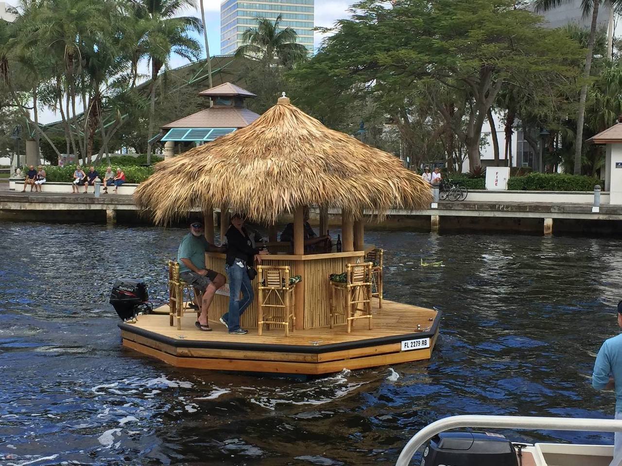 Tiki bar flottant à Fort Lauderdale