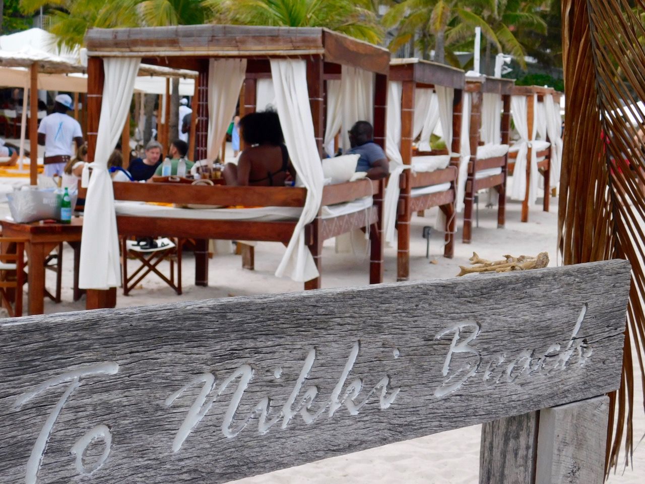 Le célèbre bar Nikki Beach de Miami Beach