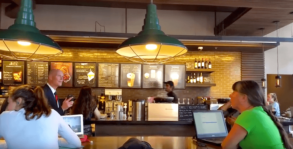 Polémique entre Rick Scott et une cliente de Starbucks à Gainesville en Floride