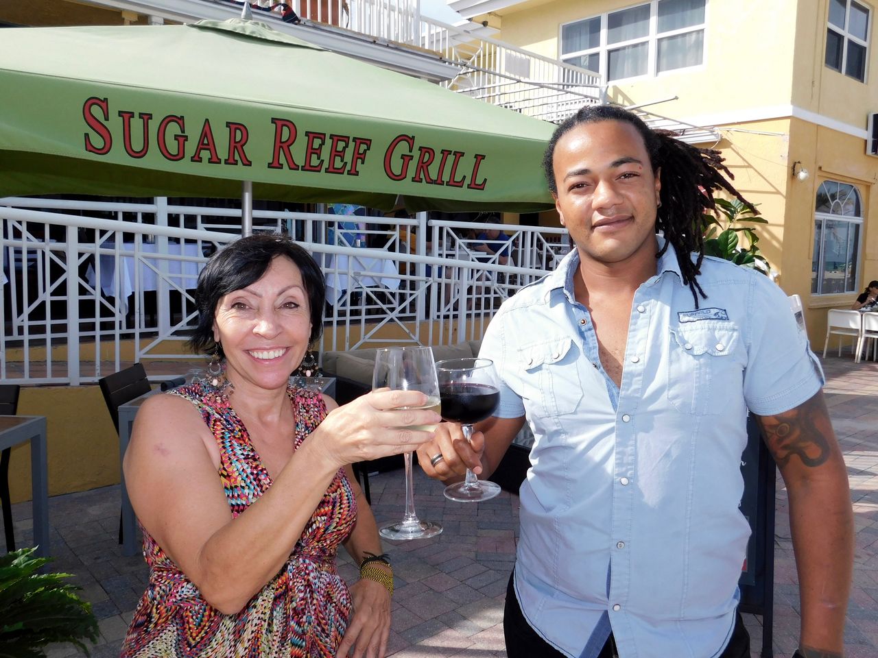 Restaurant français Le Sugar Reef sur le broadwalk de Hollywood Floride.