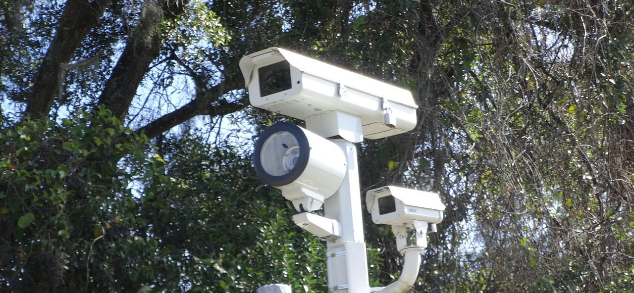 Caméra-radar sur un feu de circulation à Tallahassee, capitale de la Floride