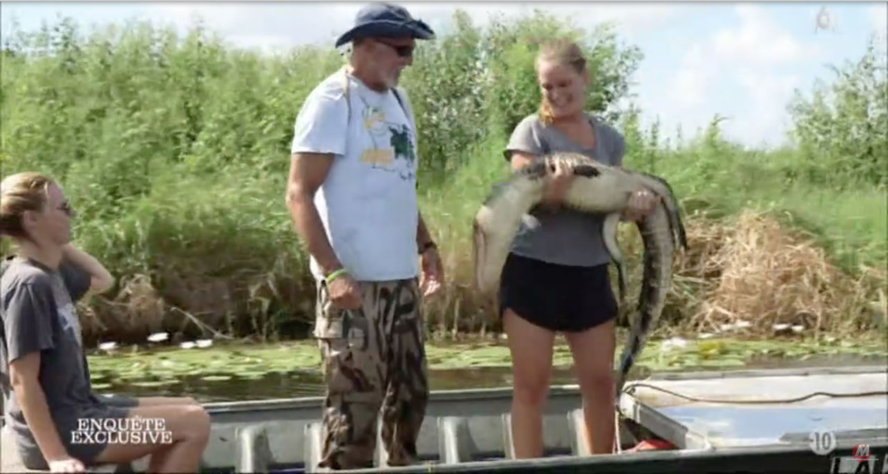Françaises à la chasse à l'alligator dans les Everglades de Floride
