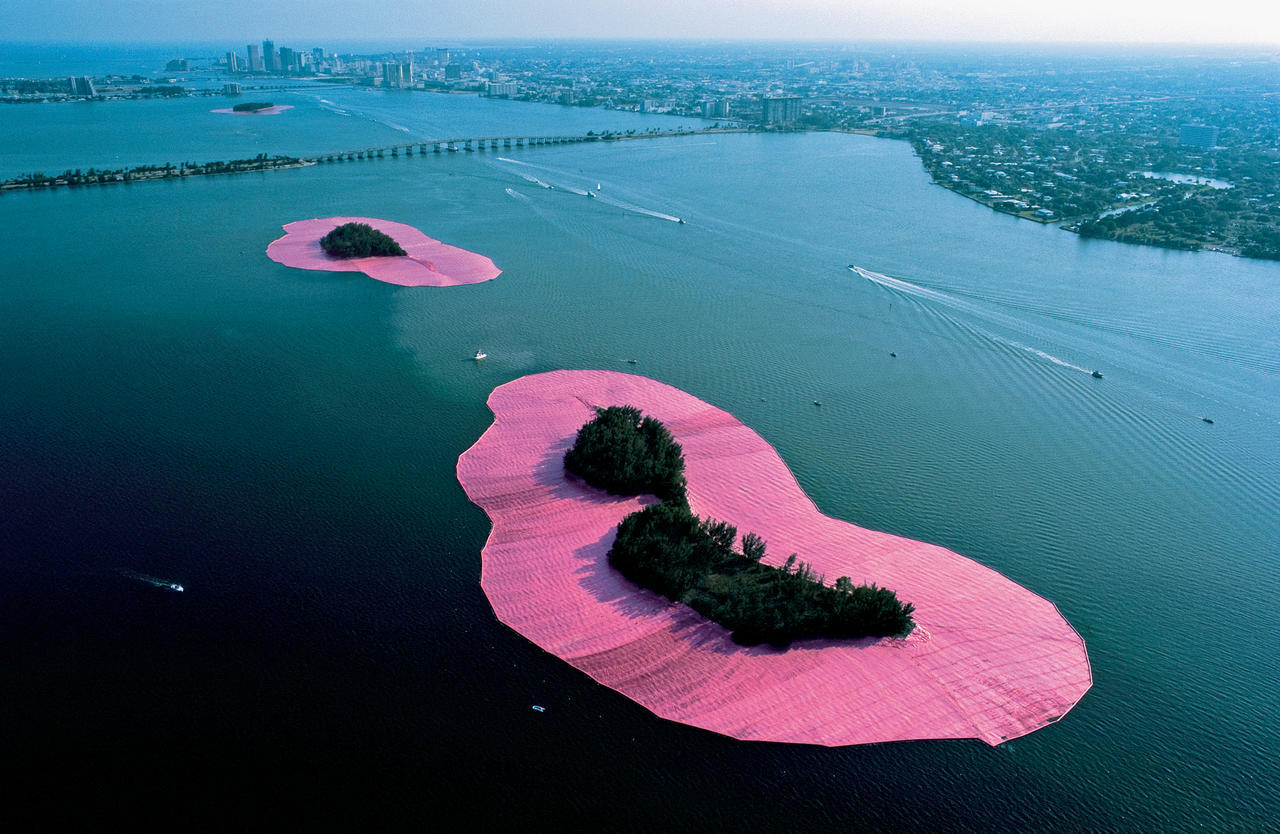 Christo et Jeanne Claude enrobent de rose les îles de Miami et Miami Beach