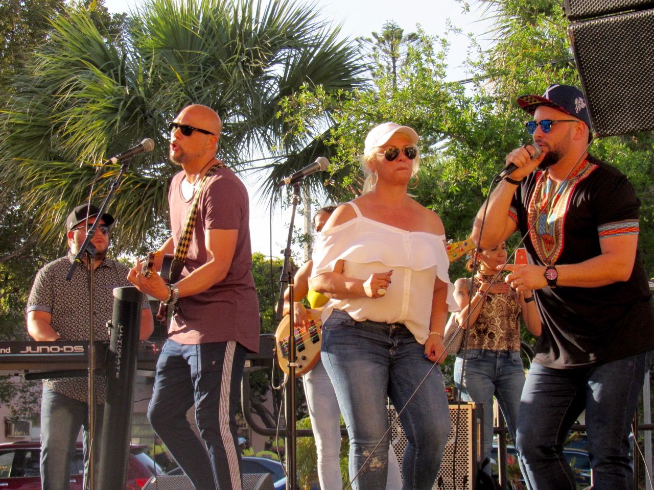 Le groupe Los 3 de La Habana au Calle Ocho Festival 2019, le Carnaval musical de Miami dans les rues de Little Havana