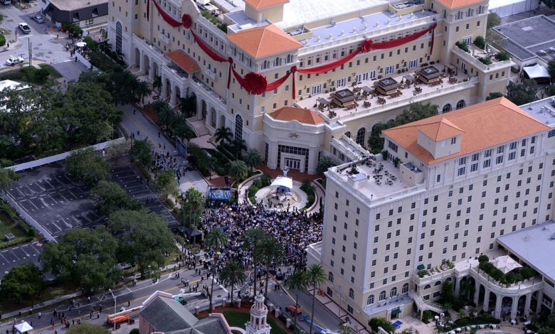 L'inauguration du siège de la Scientologie à Clearwater en Floride le 17 novembre 2013.