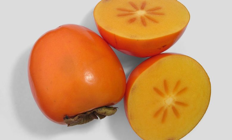 La plaquemine : un délicieux fruit automnal américain (ici appelé persimmon)