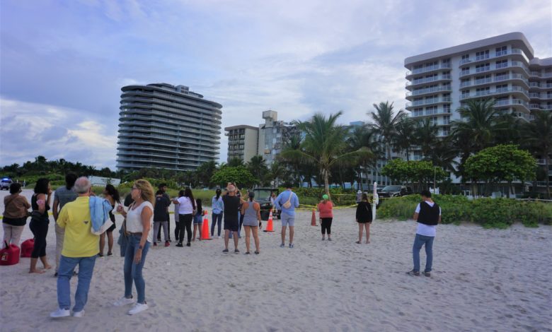 Le point sur l'effondrement de la Tour Champlain à Surfside, près de Miami Beach (PROCHES, AMIS, BADAUDS ASSEMBLES POUR ESPERER, COMPRENDRE, PRIER, SE RECUEILLIR)