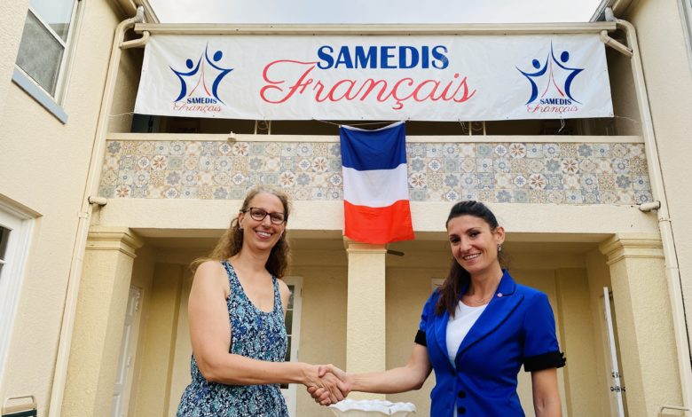 Marie Oury (à gauche) et Axelle Gault (à droite) : changement d présidente aux Samedis Français d'Orlando
