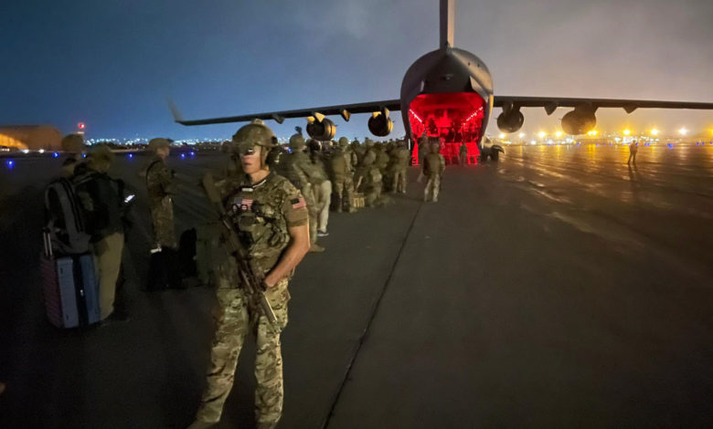Départ des troupes américaines de l'aéroport de Kaboul