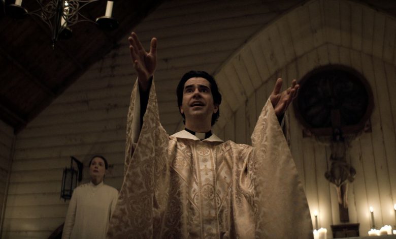 Midnight Mass : une très bonne série d'épouvante sur Netflix (sortie en français sous le titre Sermons de Minuit)
